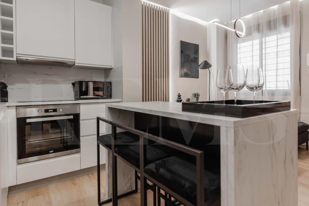 Contemporary Minimalist Apartment By Rems Málaga Exterior foto