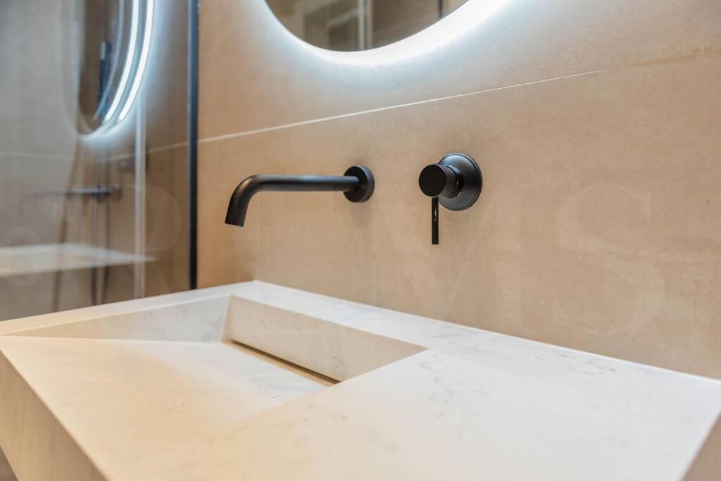 Contemporary Minimalist Apartment By Rems Málaga Exterior foto