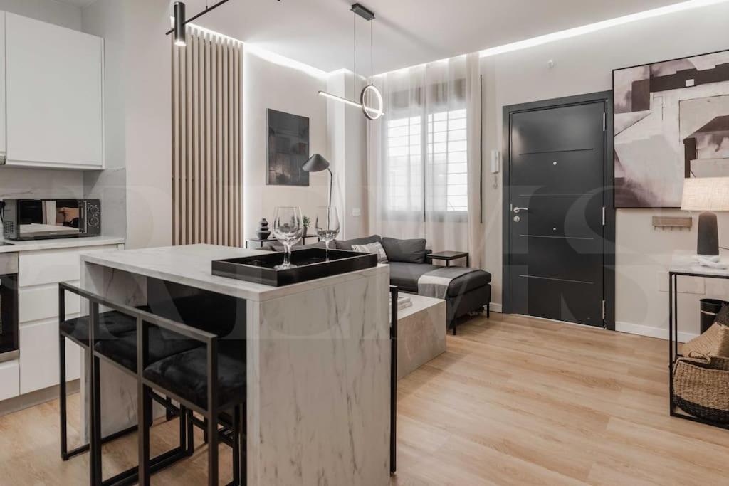 Contemporary Minimalist Apartment By Rems Málaga Exterior foto